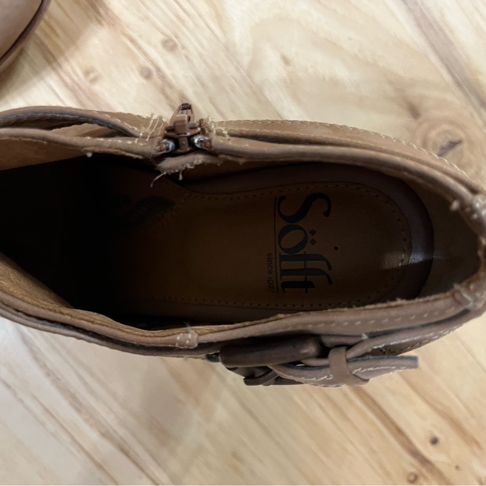 Sofft Stylish Tan Ankle Boots - Picture 3 of 6